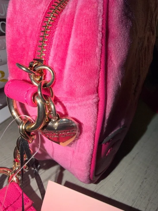 NWT Juicy Couture Fuzzy Vibrant Pink Crossbody Bag - Picture 3 of 5